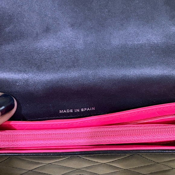 Sold / $900 Channel caviar leather wallet / cross body - Picture 7 of 12